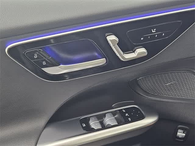2025 Mercedes Benz C 300 4MATIC photo 9