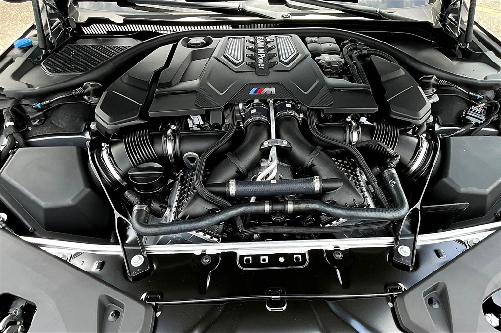 2025 Bmw M8 Competition photo 11