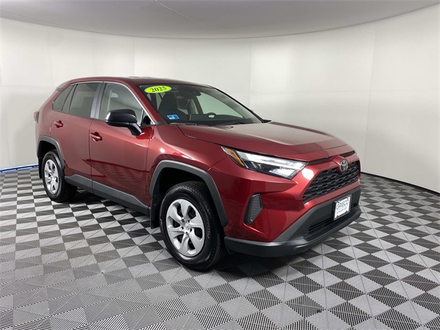 2024 Toyota RAV4 LE's photo