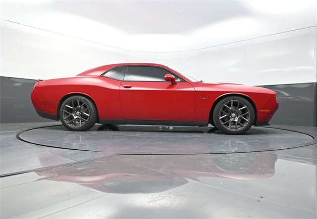 2016 Dodge Challenger SXT Plus photo 29