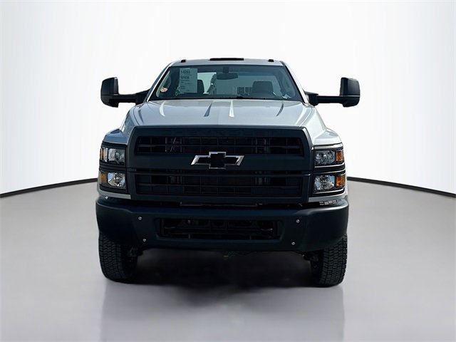 2024 Chevrolet Silverado 5500HD Work Truck photo 2