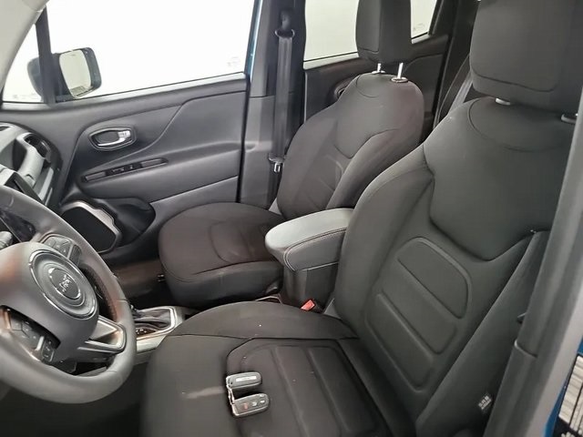 2022 Jeep Renegade Latitude photo 4
