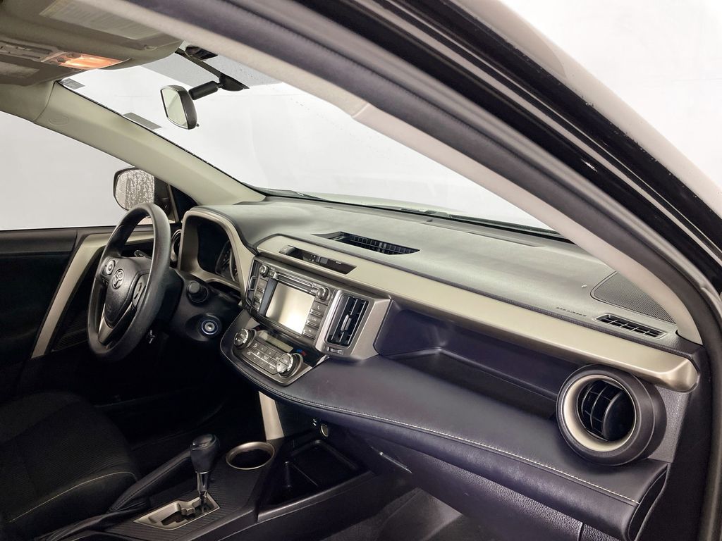 2013 Toyota RAV4 XLE photo 23