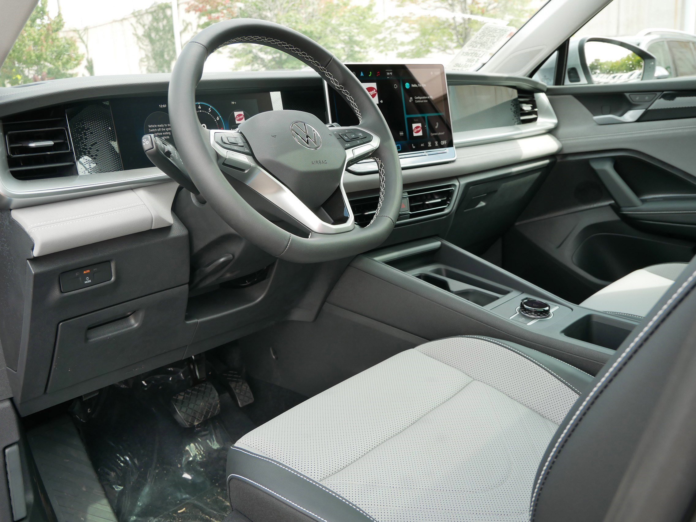 2025 Volkswagen Tiguan SE photo 4