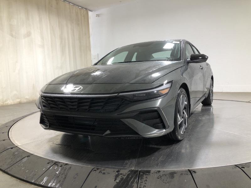 2025 Hyundai Elantra SEL Sport photo 3