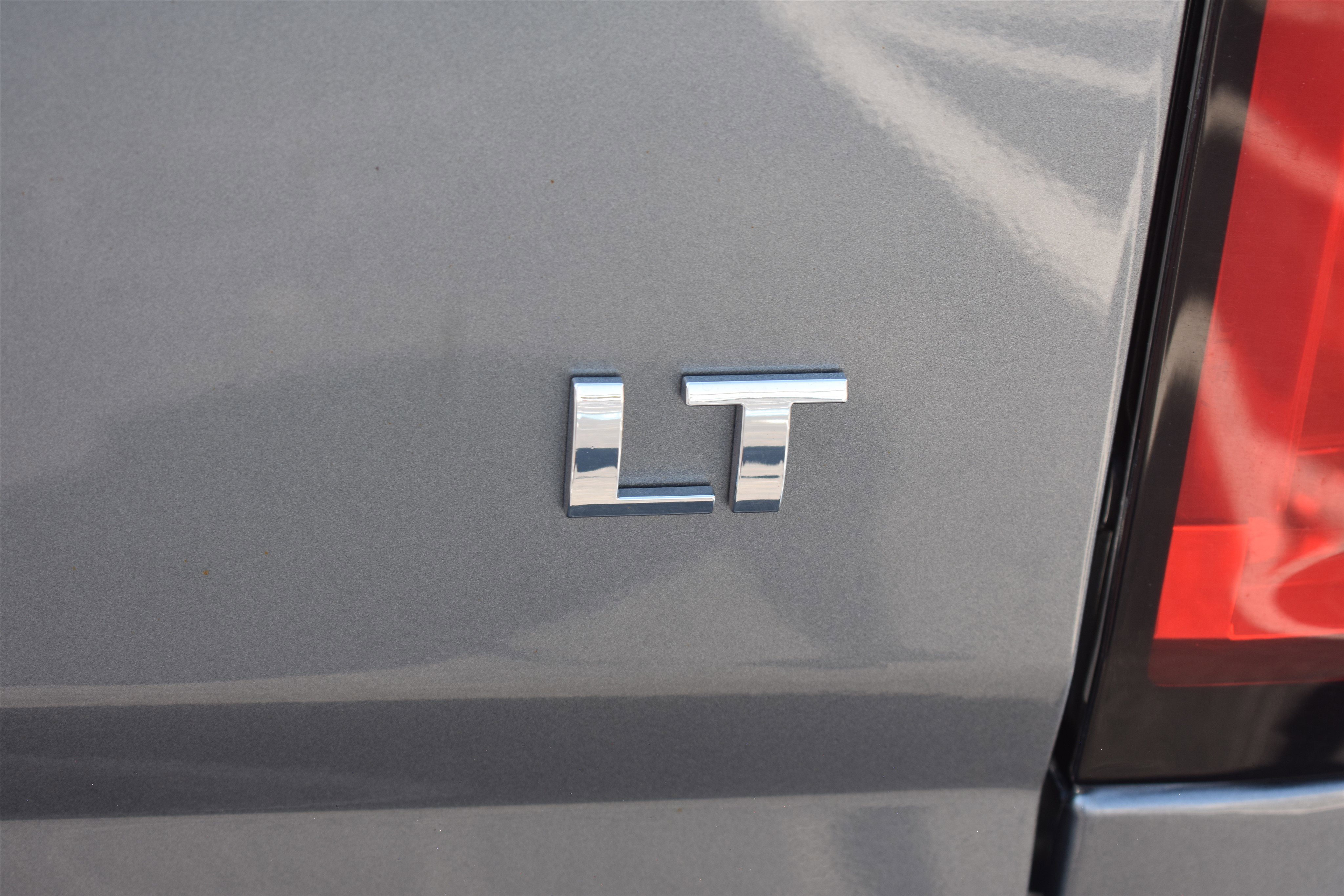 2020 Chevrolet Colorado LT photo 2