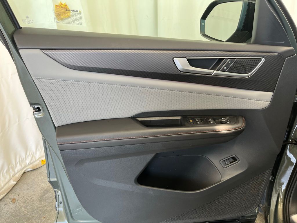 2025 Volkswagen Atlas Peak Edition SE photo 8