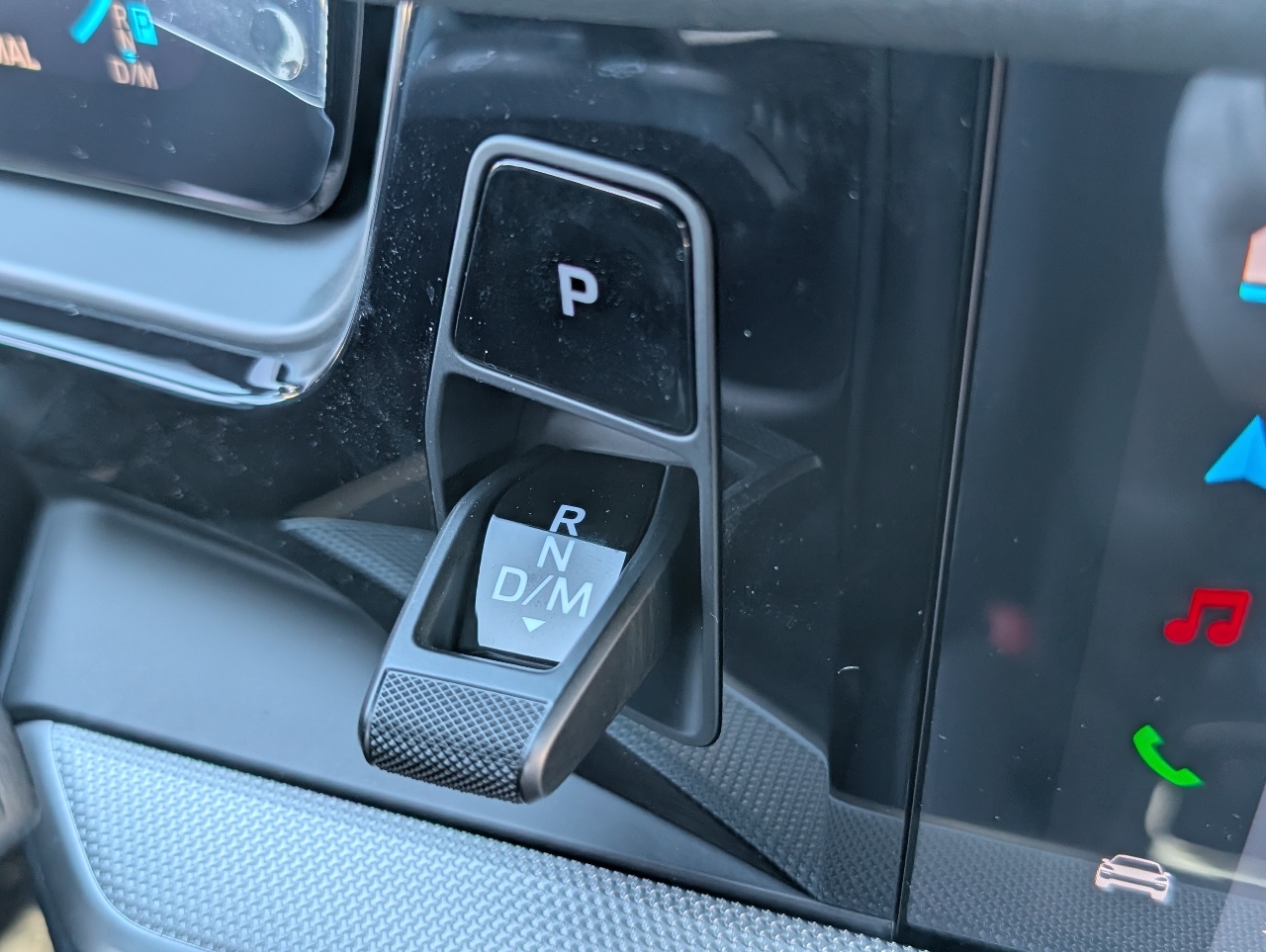 2025 Porsche Cayenne photo 15