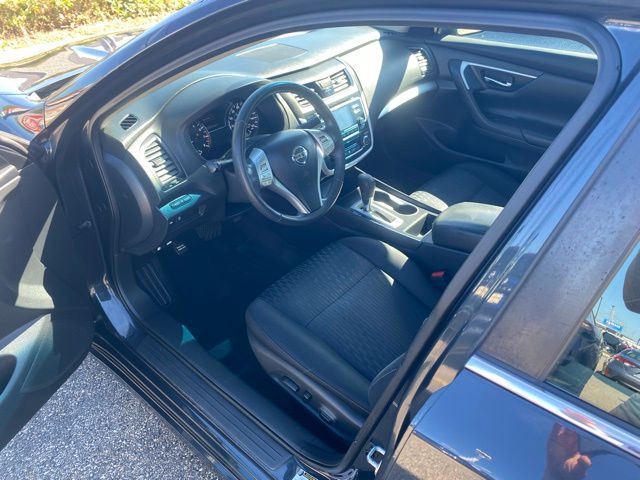 2017 Nissan Altima 2.5 SV photo 11