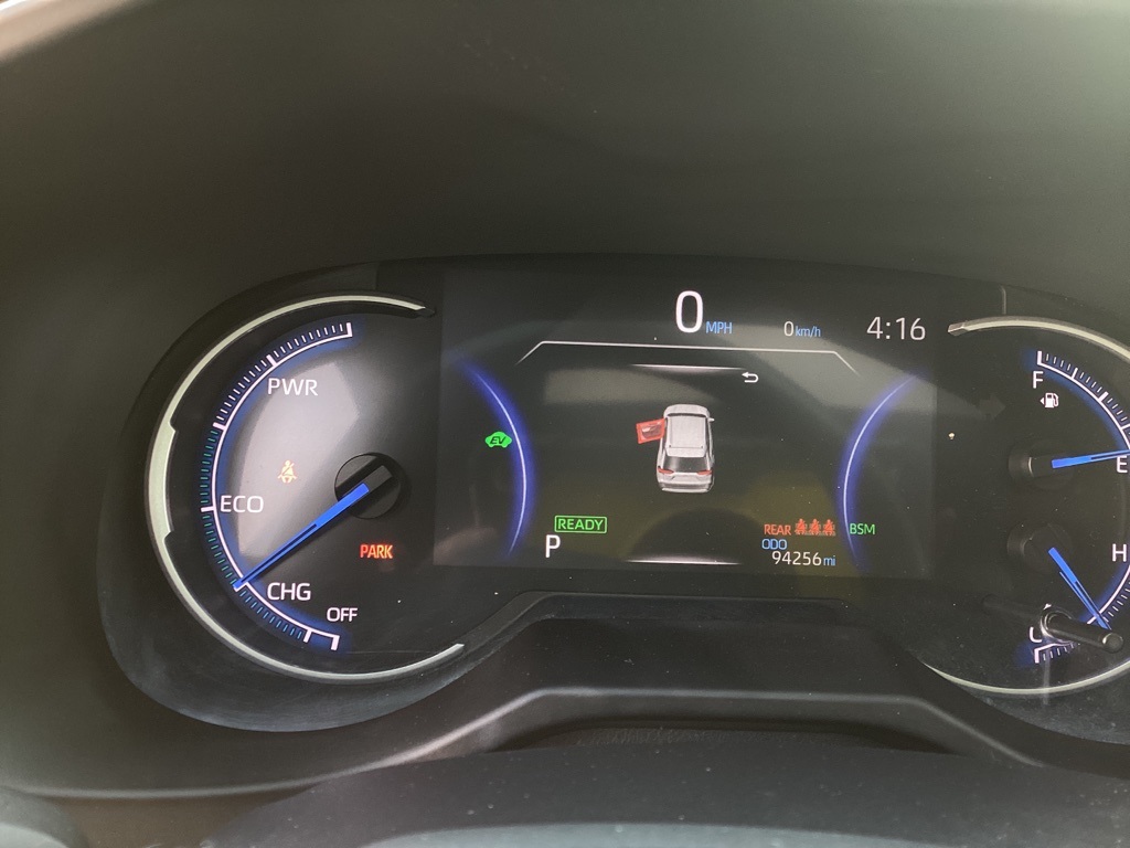 2020 Toyota RAV4 Hybrid XSE photo 11