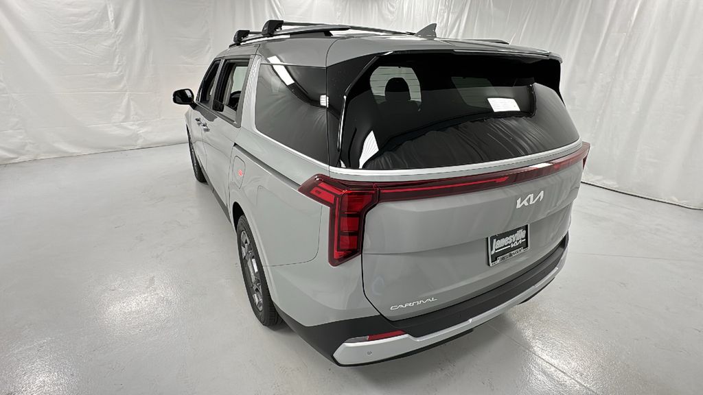 2026 Kia Carnival EX photo 4