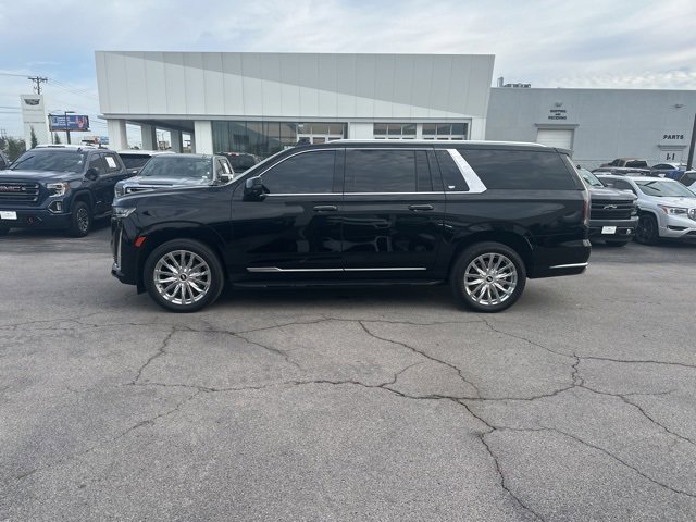 2023 Cadillac Escalade ESV Premium Luxury photo 2