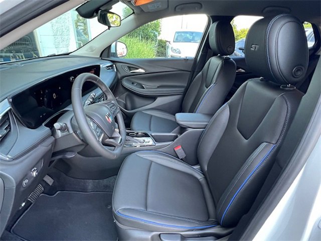 2026 Buick Encore GX Sport Touring photo 9