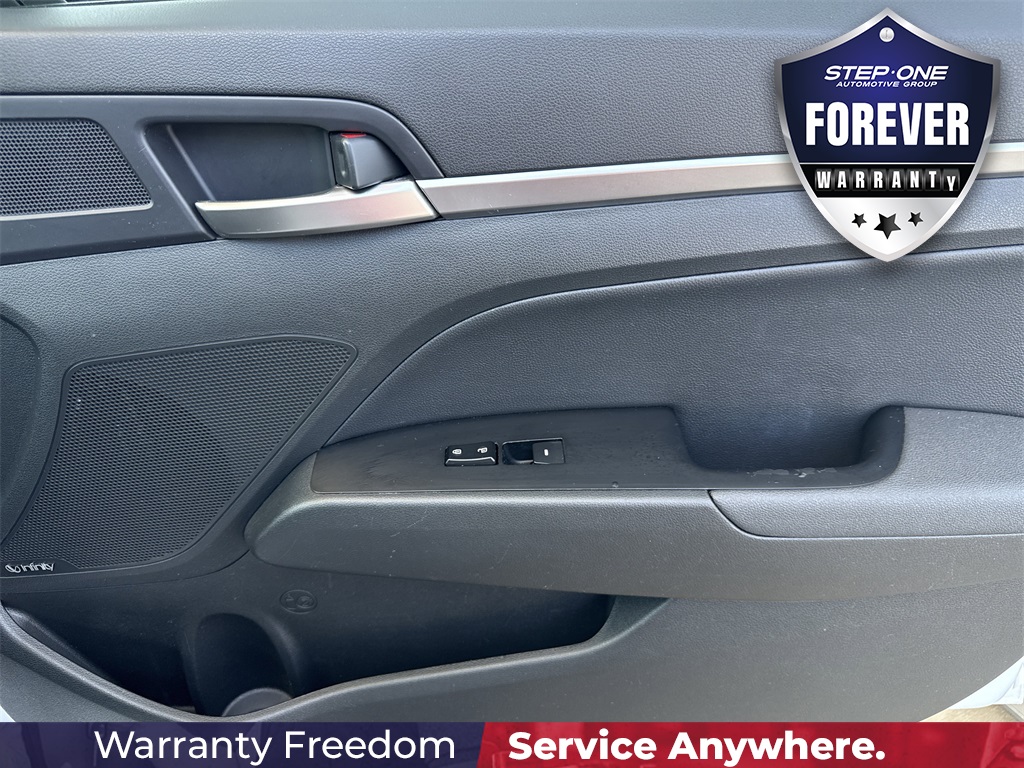 2020 Hyundai Elantra Limited photo 29