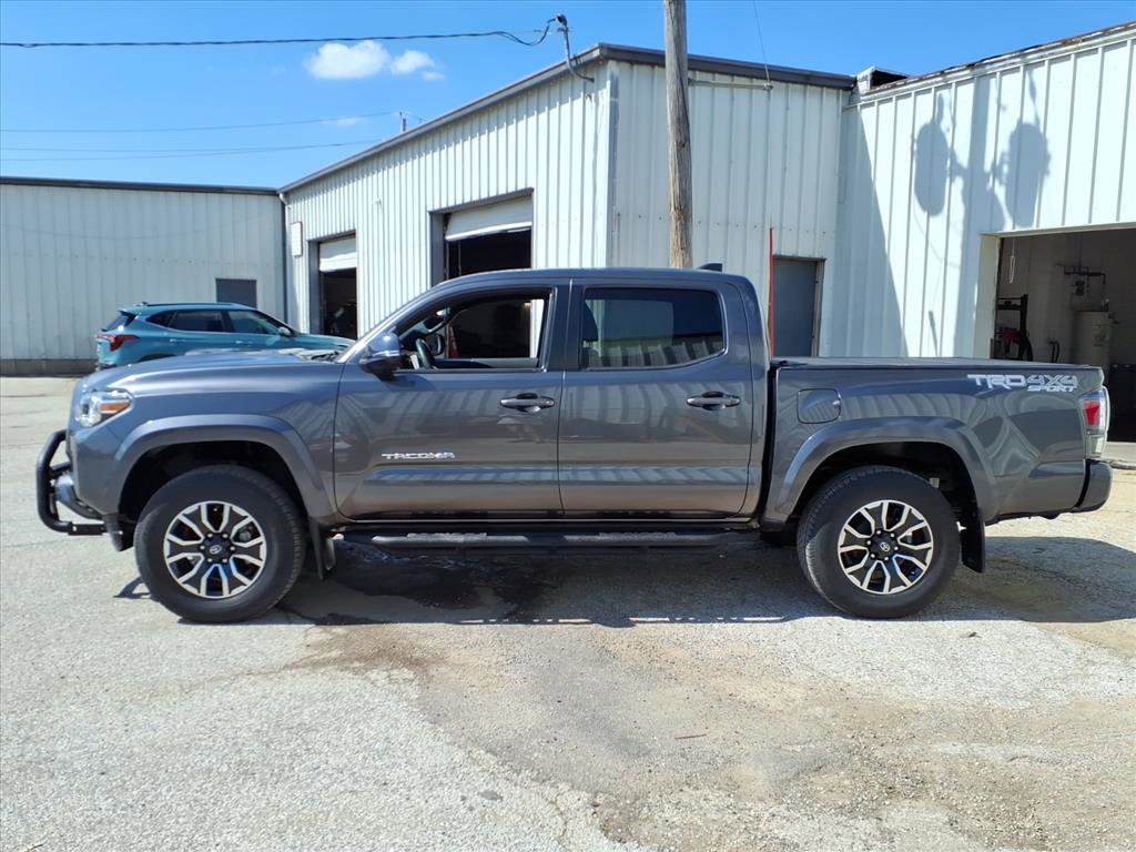 2021 Toyota Tacoma TRD Sport photo 4