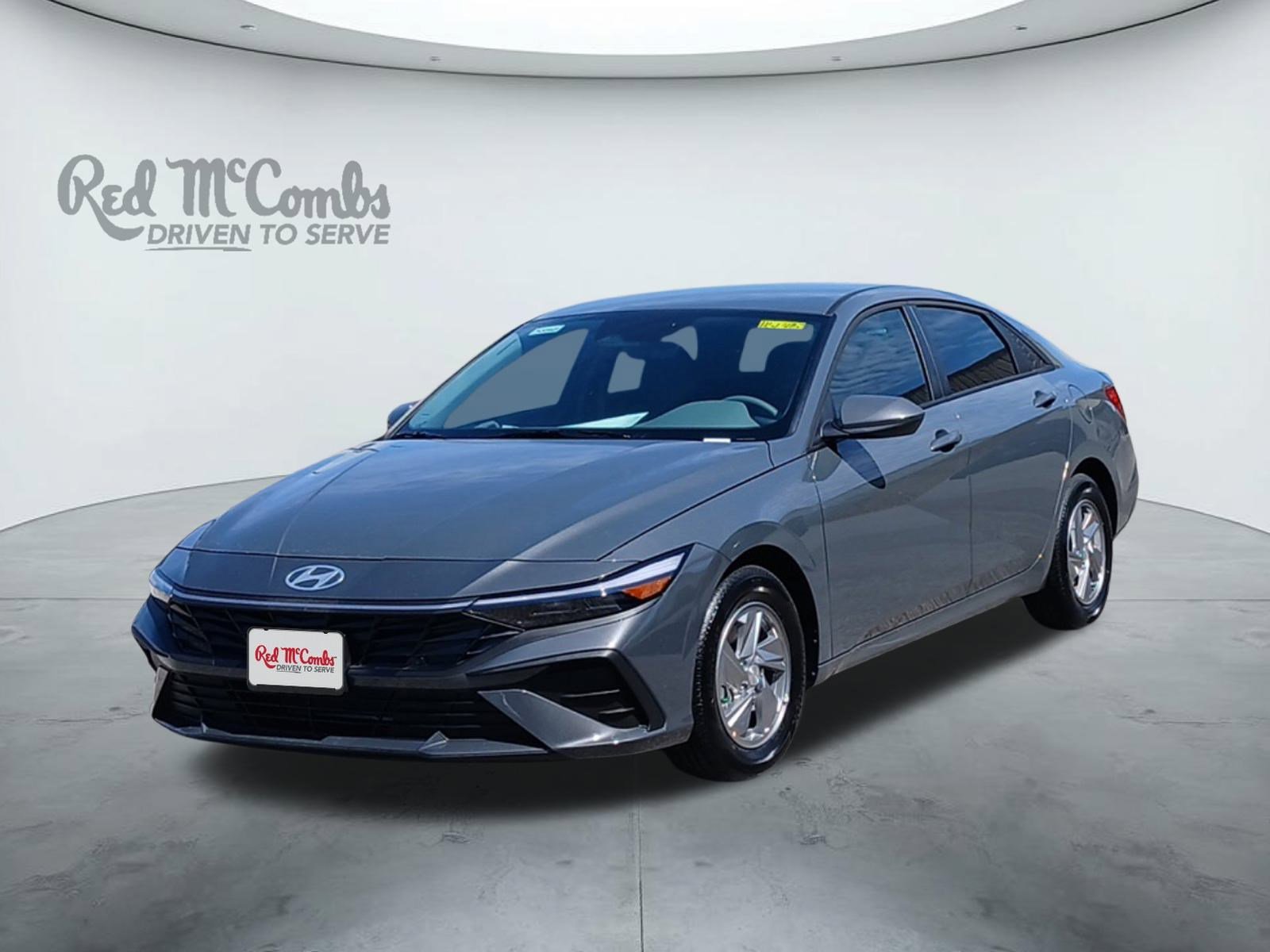 2025 Hyundai Elantra SE's photo