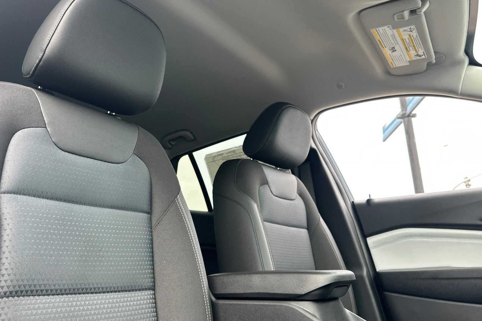 2025 Chevrolet Trax LT photo 17