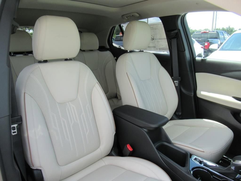 2026 Buick Encore GX Avenir photo 8