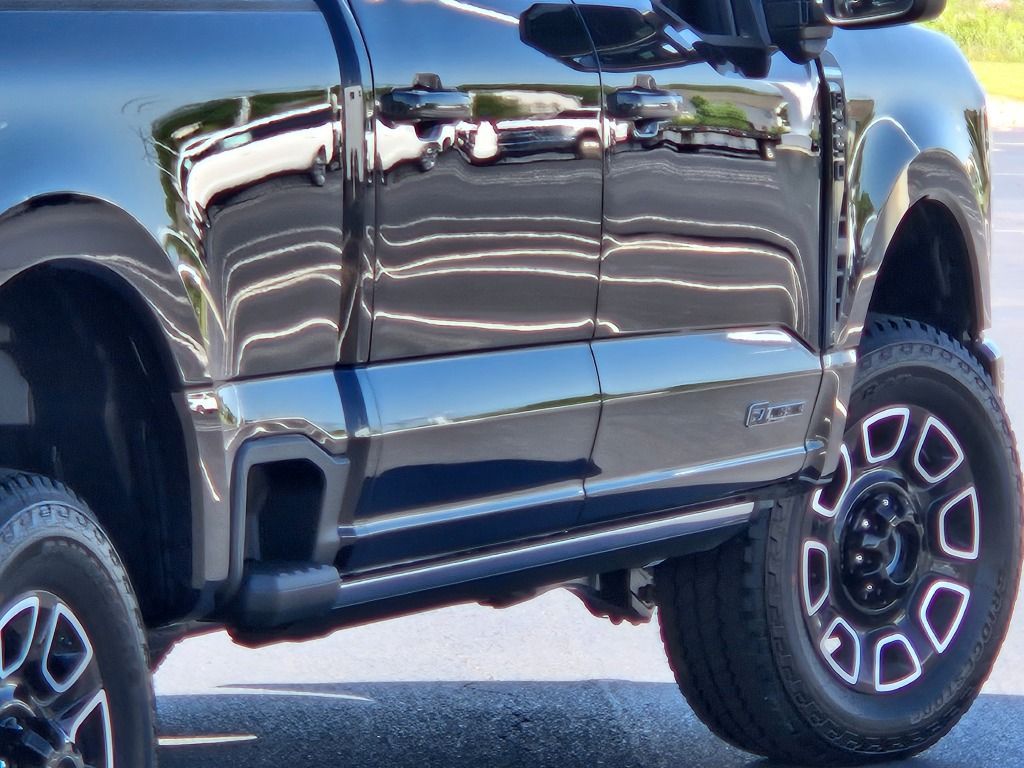 2025 Ford F-250 Platinum photo 12