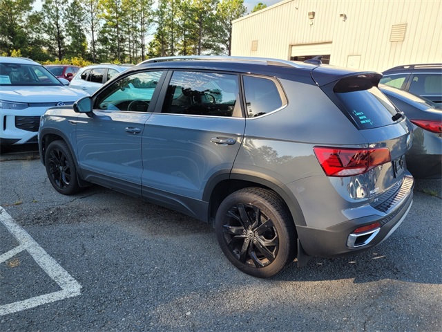 2024 Volkswagen Taos SE photo 4