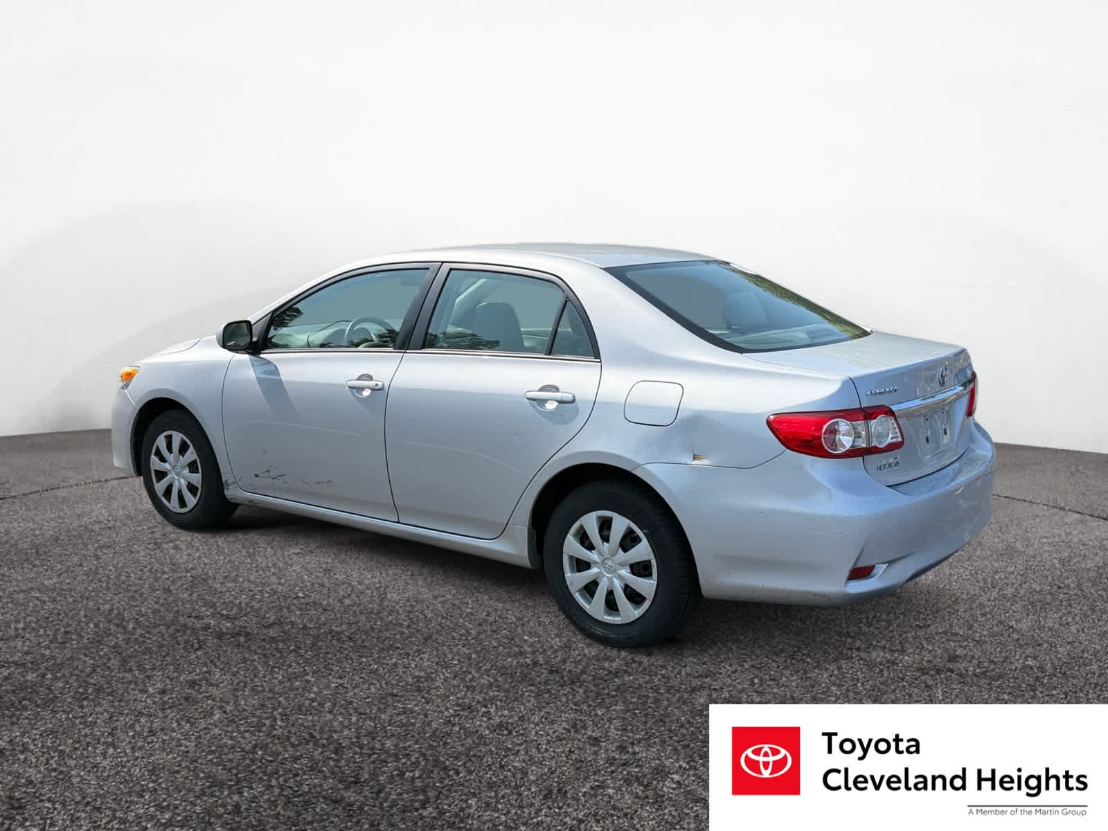 2011 Toyota Corolla LE photo 3