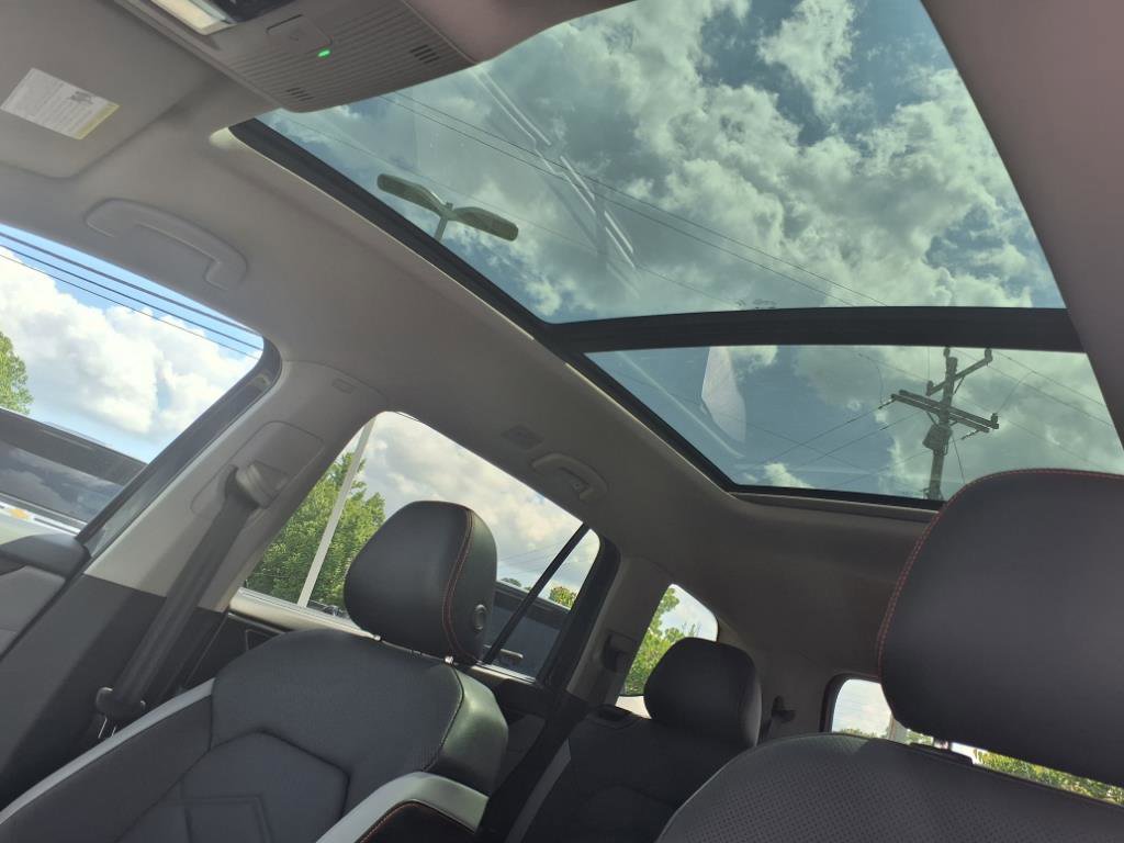 2024 Volkswagen Atlas Peak Edition SEL photo 6