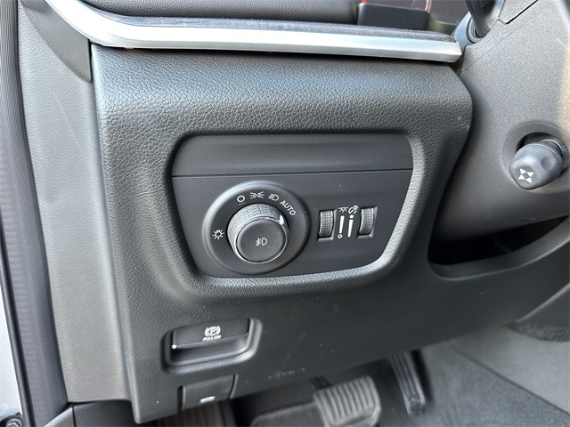 2025 Jeep Grand Cherokee Limited photo 38