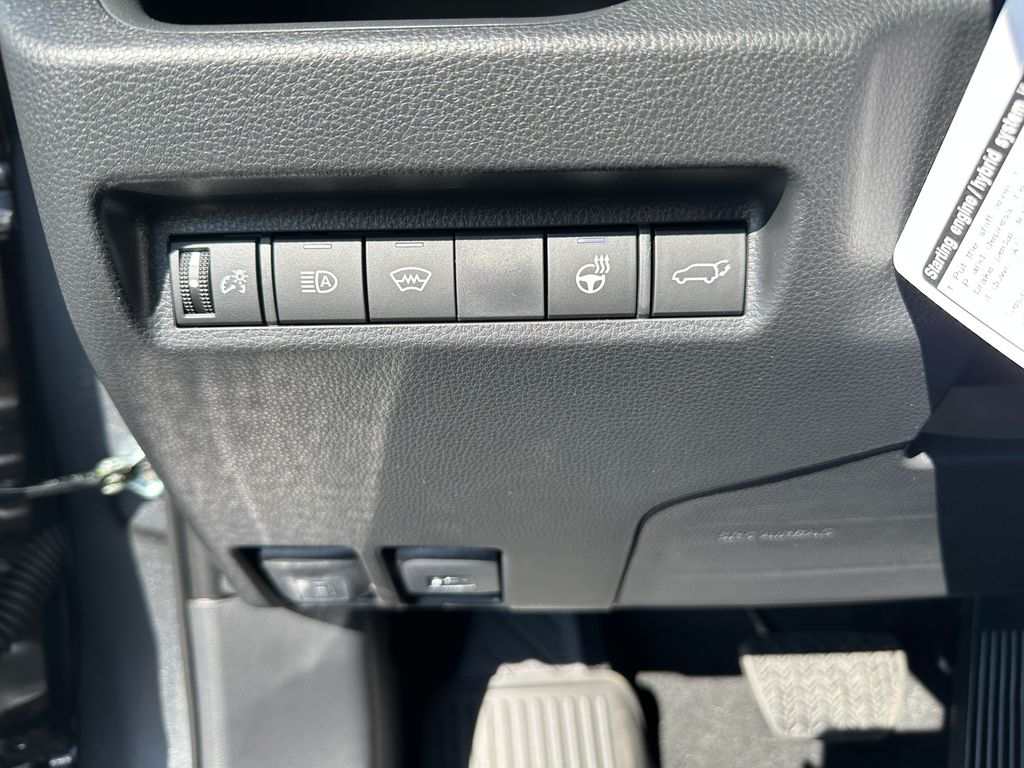 2025 Toyota RAV4 XLE Premium photo 21