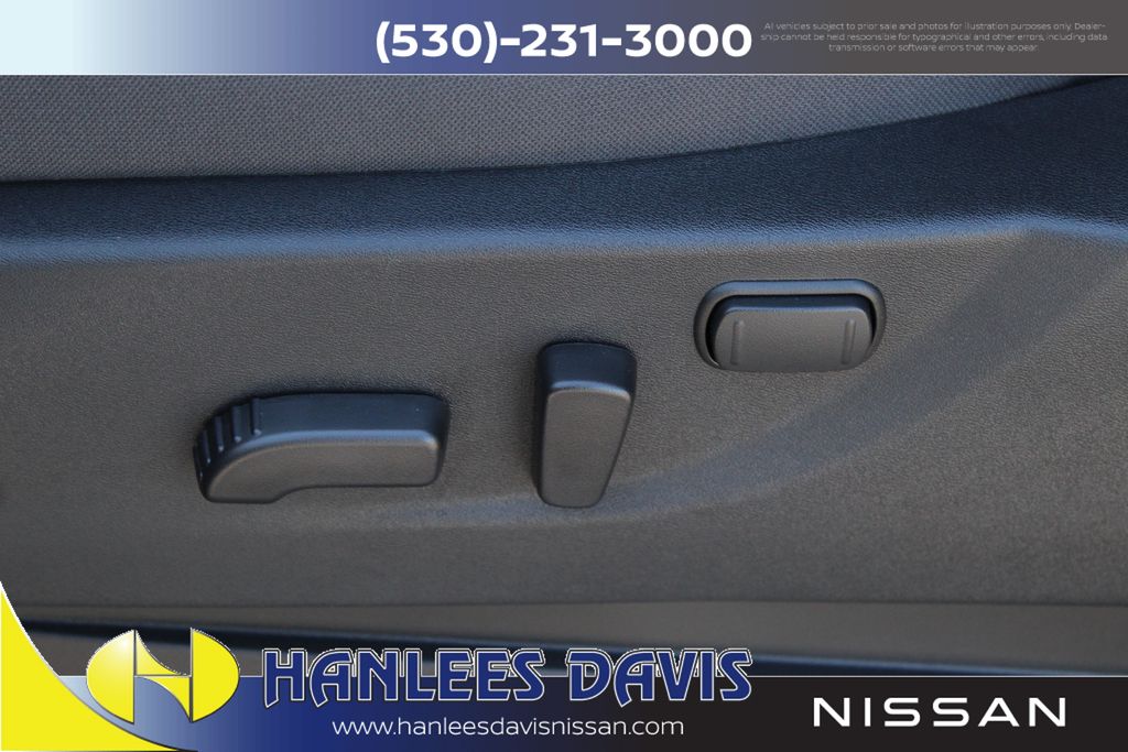 2025 Nissan Frontier Crew Cab SV photo 12