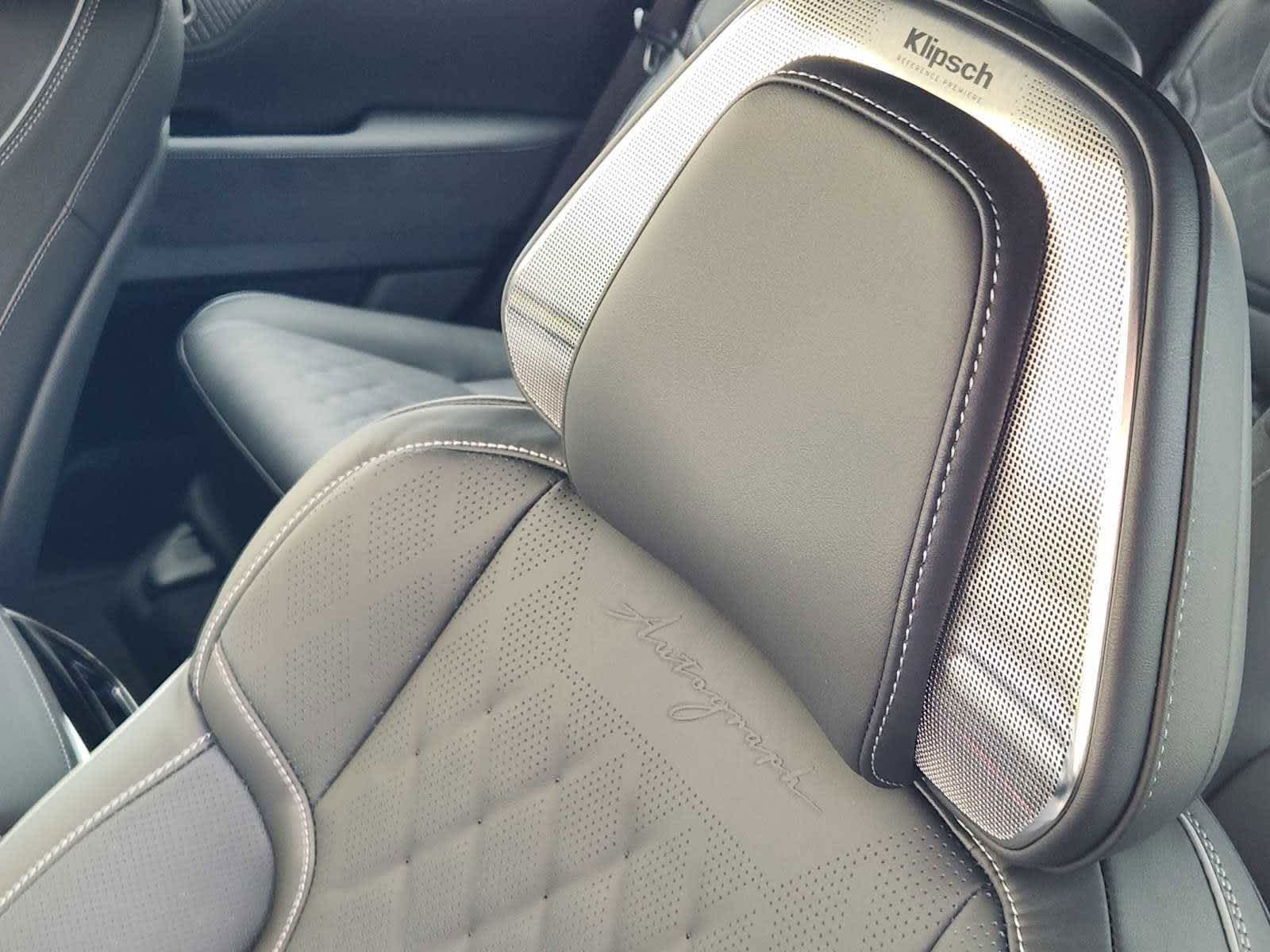 2025 Infiniti QX80 photo 10
