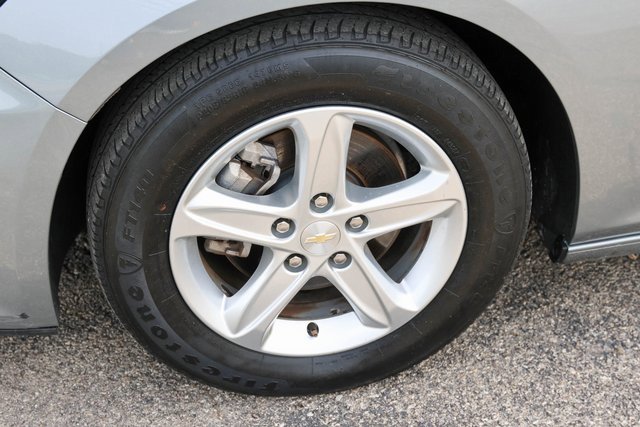 Used 2023 Sterling Gray Metallic Chevrolet LT image 7