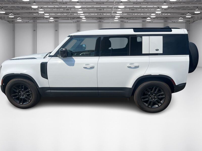 2024 Land Rover Defender 110 S photo 2