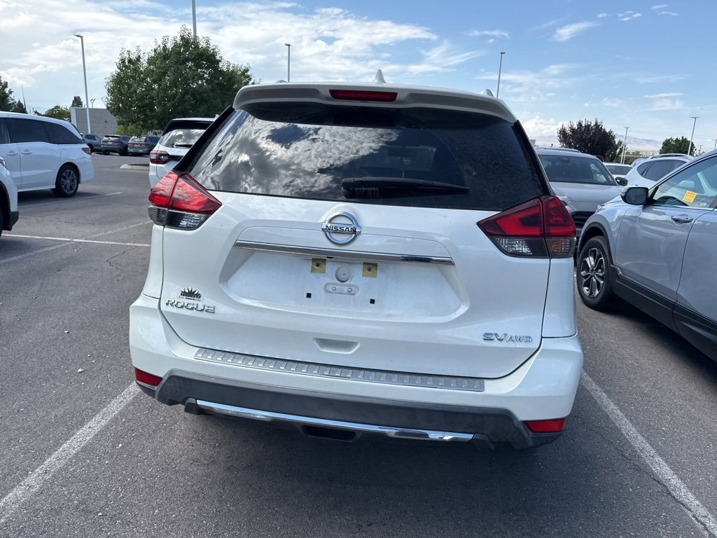 2018 Nissan Rogue SV photo 12