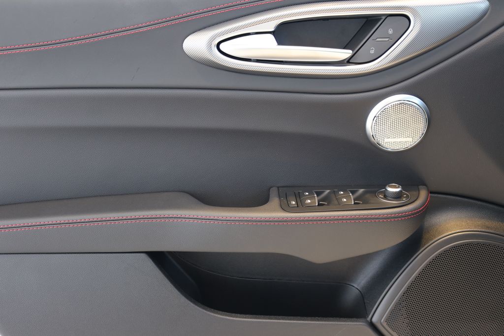 2025 Alfa Romeo Giulia SPRINT photo 9