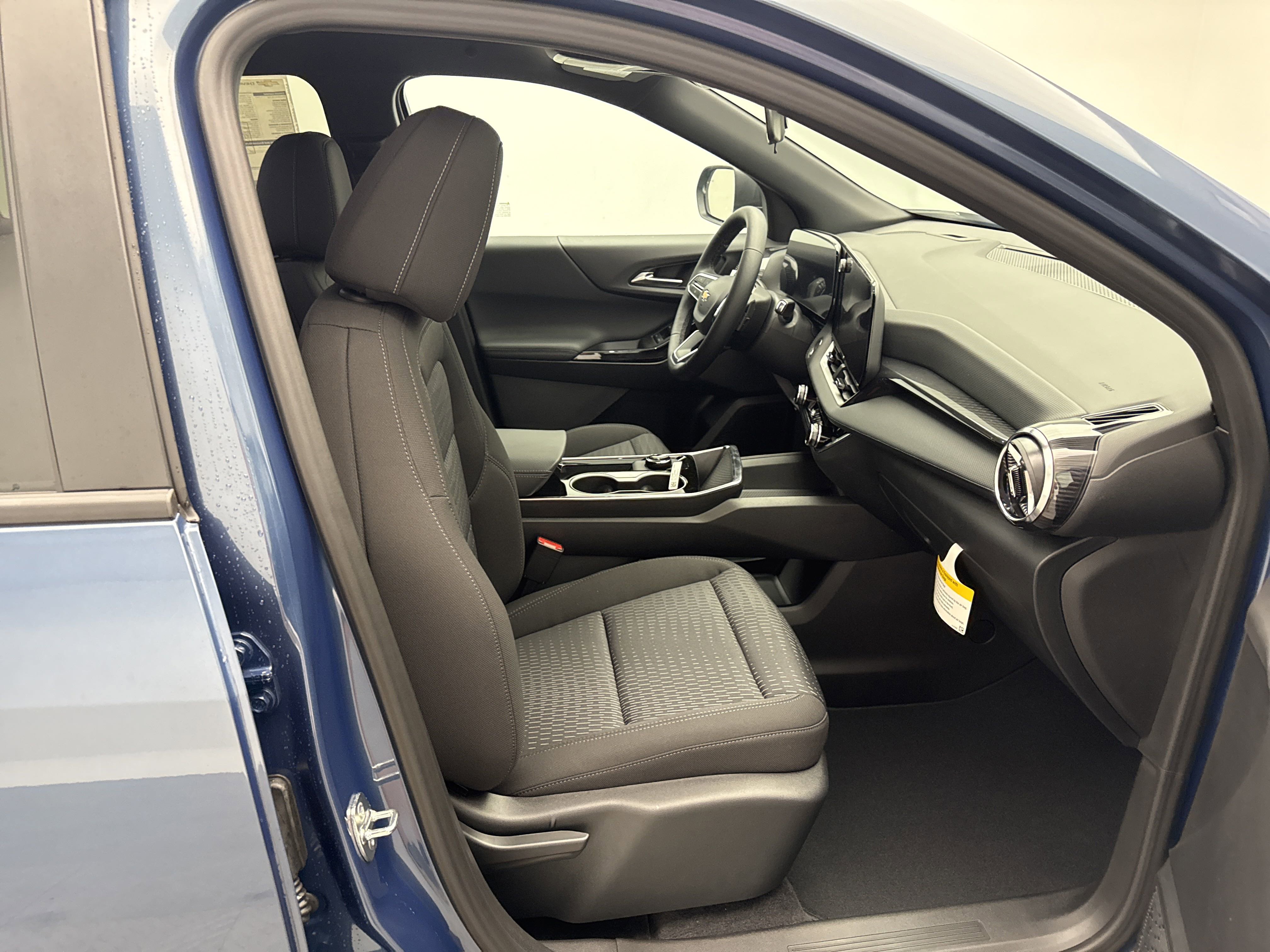 2026 Chevrolet Equinox LT photo 5