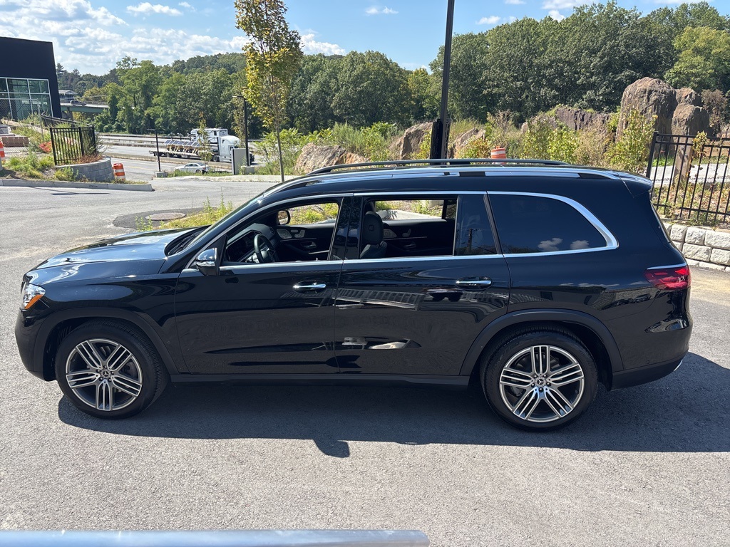 2025 Mercedes Benz GLS 450 4MATIC photo 7