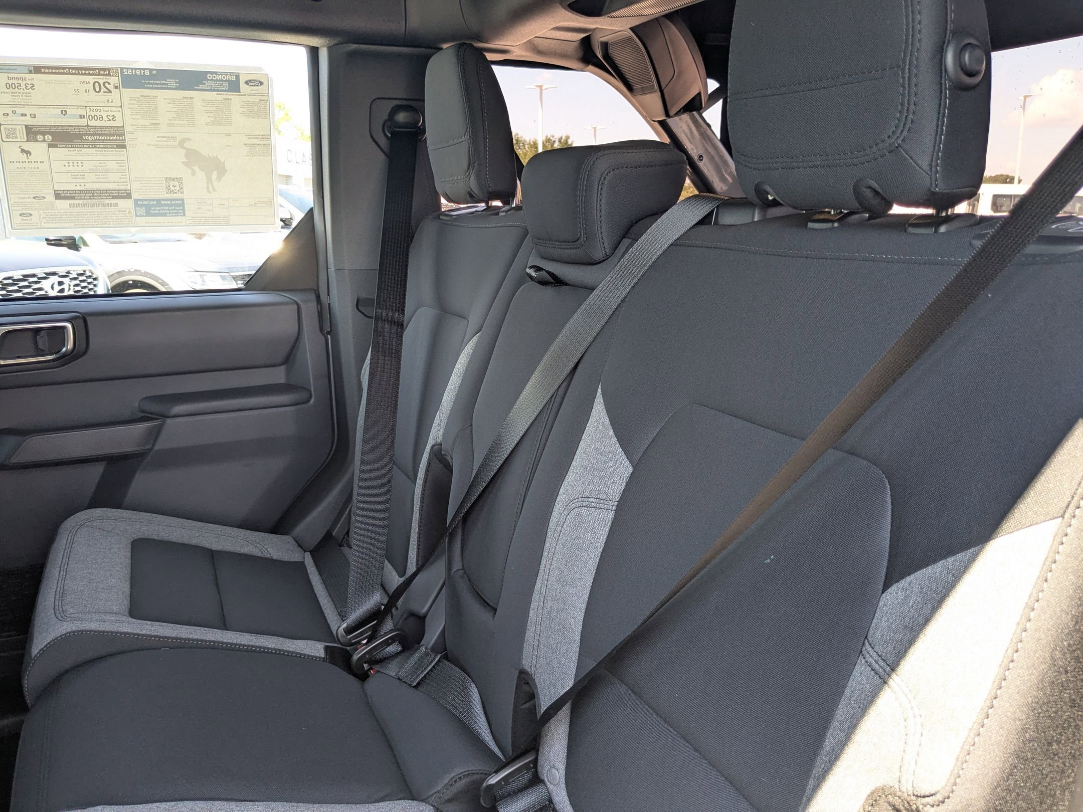 2025 Ford Bronco Base photo 23