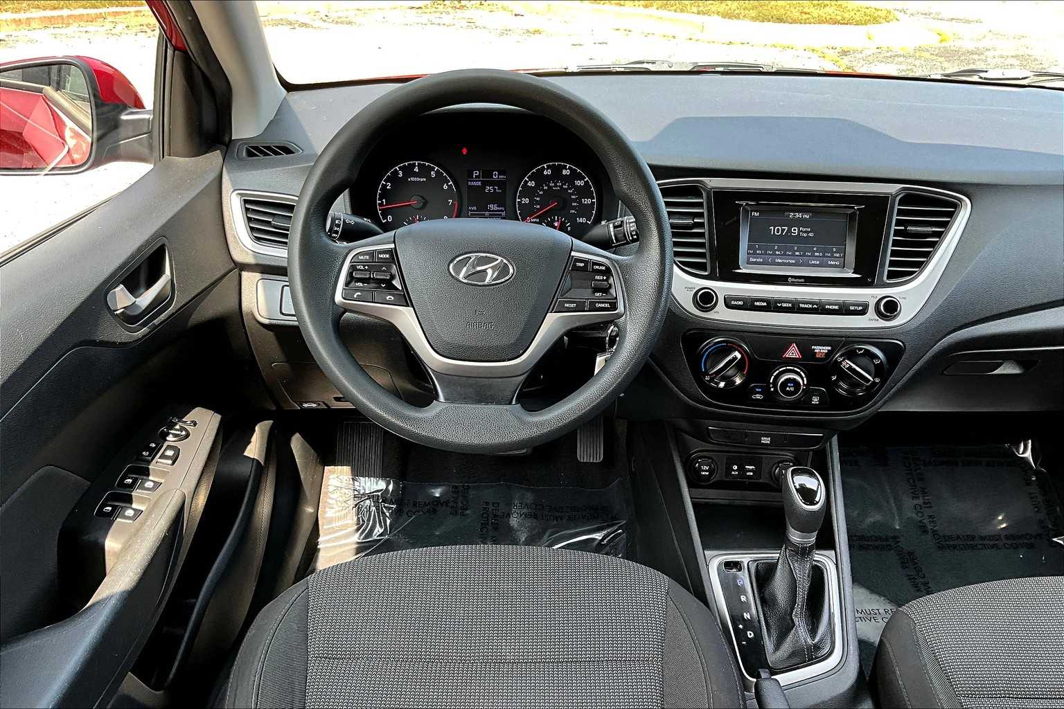 2020 Hyundai Accent SE photo 5