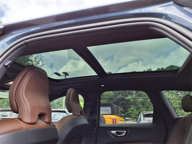 2023 Volvo XC60 Plus photo 12