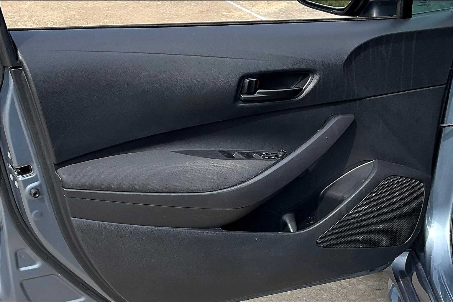 2024 Toyota Corolla LE photo 20