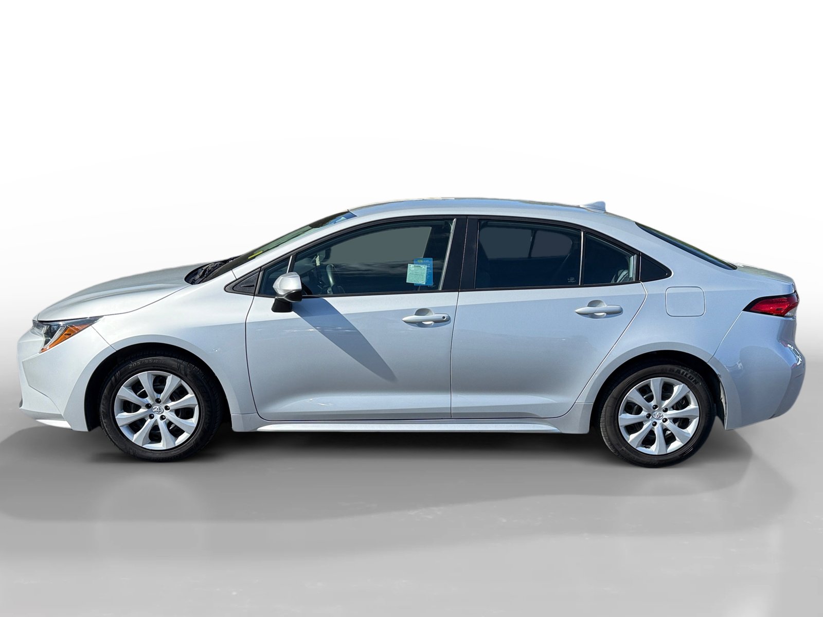 Used 2022 Toyota Corolla LE with VIN 5YFEPMAE0NP342029 for sale in Northfield, Minnesota