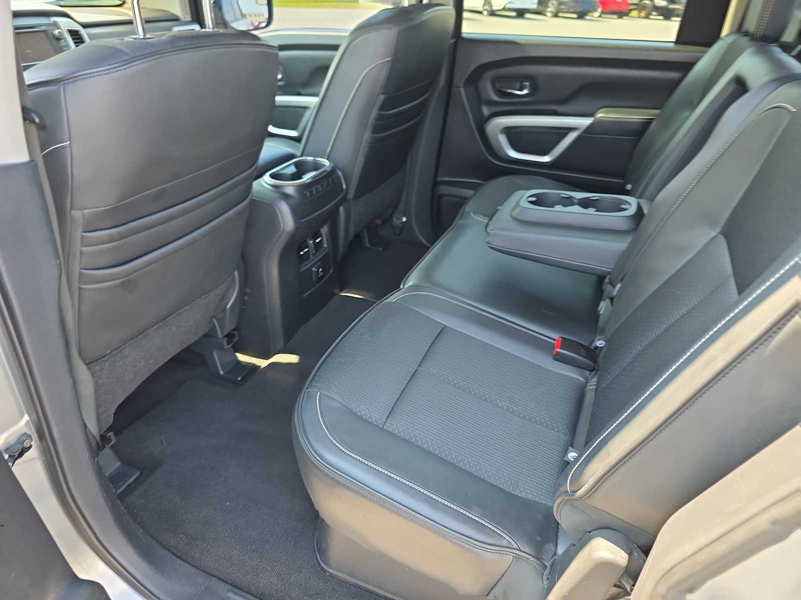 2017 Nissan Titan PRO-4X photo 23