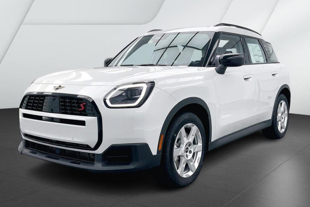 2025 MINI Countryman S's photo