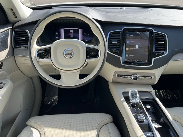 2025 Volvo XC90 photo 17