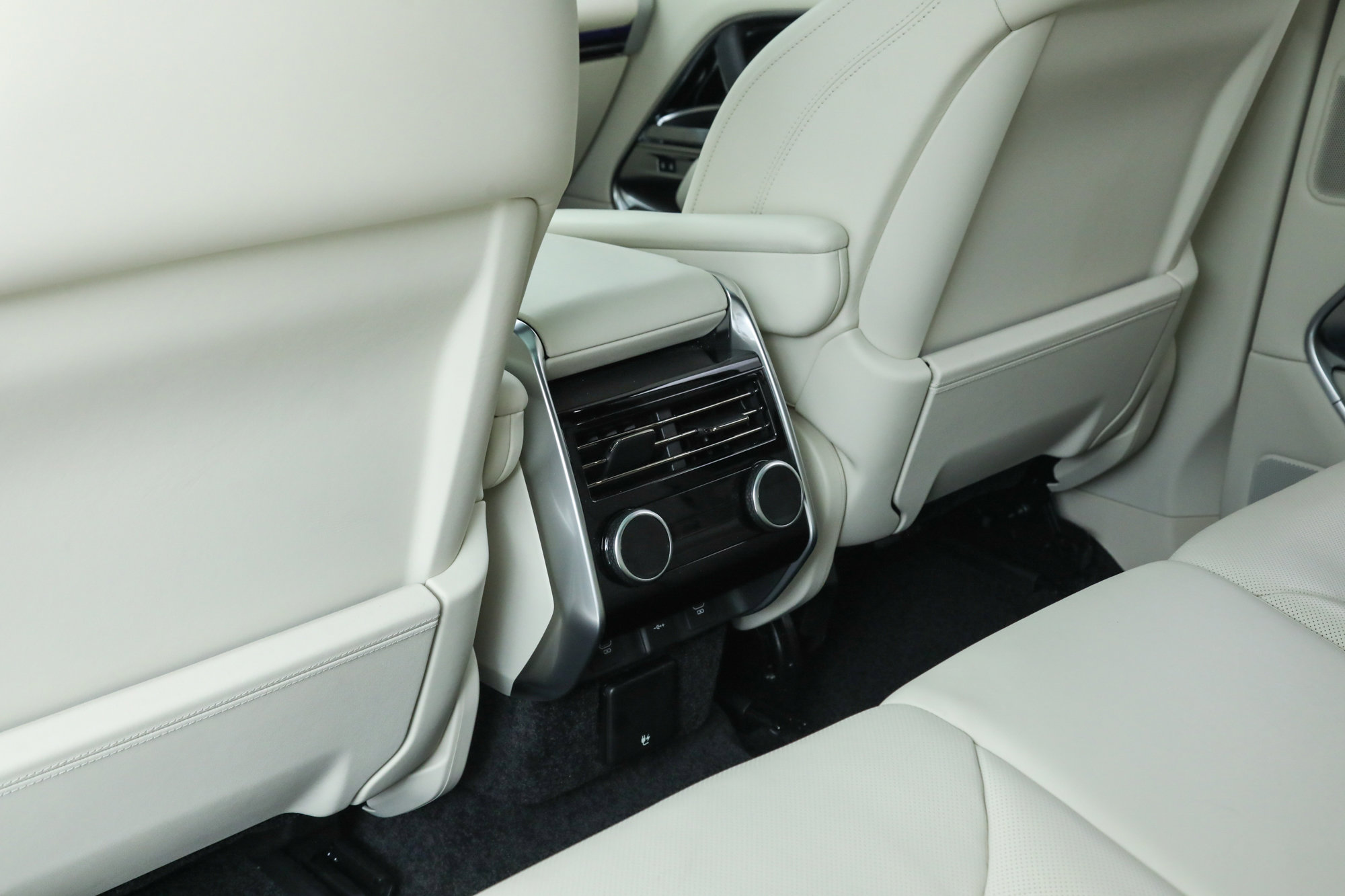 2024 Land Rover Range Rover SE photo 27