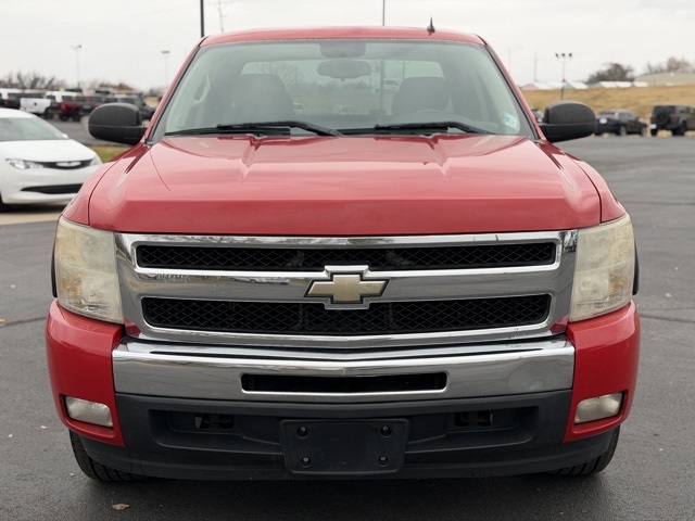 2011 Chevrolet Silverado 1500 LT photo 2