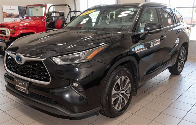 2022 Toyota Highlander XLE photo 4