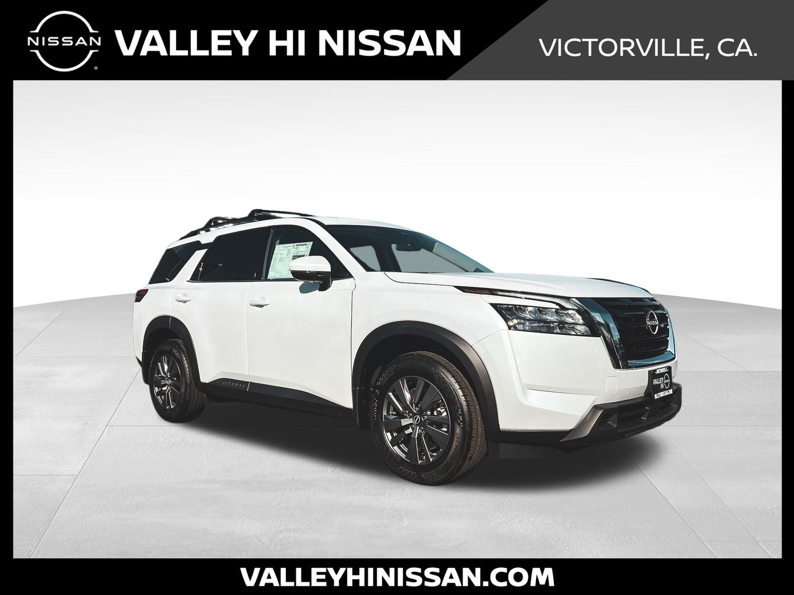 2025 Nissan Pathfinder SV's photo