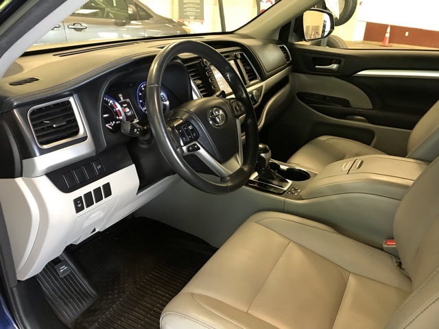2015 Toyota Highlander XLE photo 12