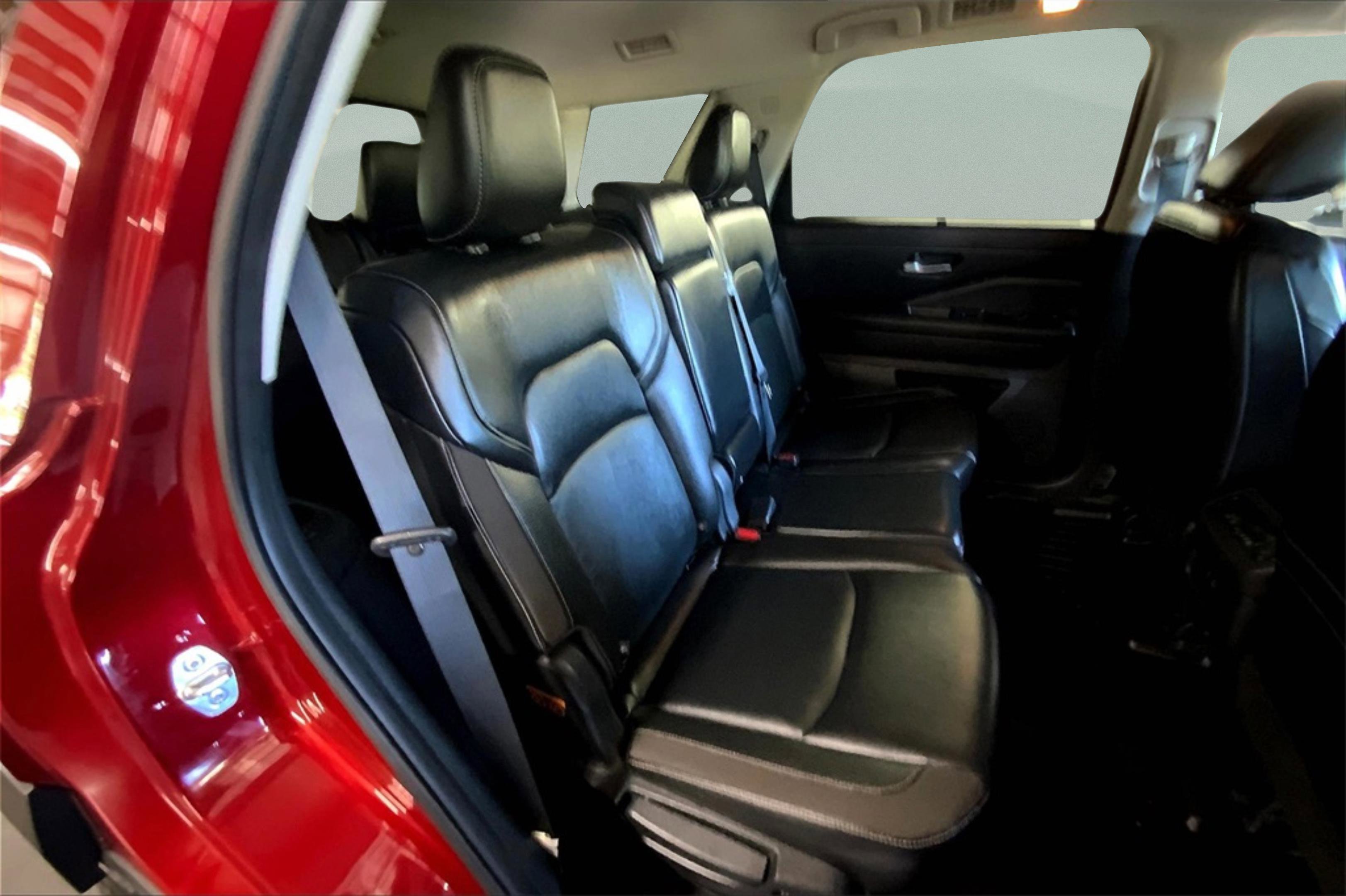 2023 Nissan Pathfinder SL photo 18